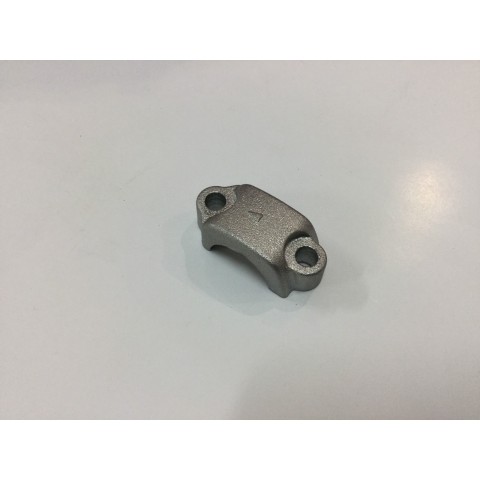 BRAÇADEIRA BOMBA EMBRAIAGEM