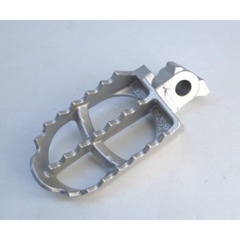 FOOTREST, FRONT RH