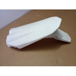 FENDER, REAR WHITE
